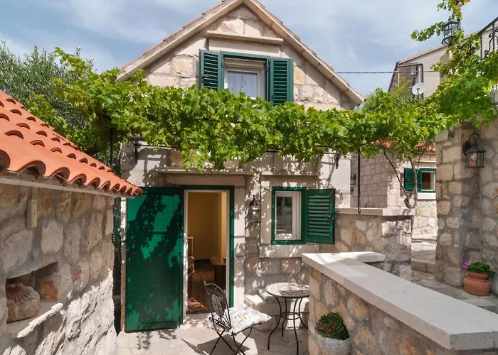 In Mit Privatem Balkon By Interhome Apartment Omiš
